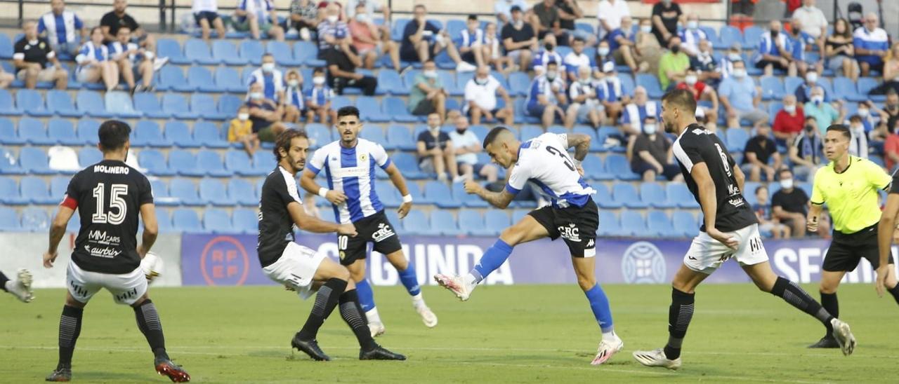 (2-1) El Hércules remonta ante un Mar Menor con diez