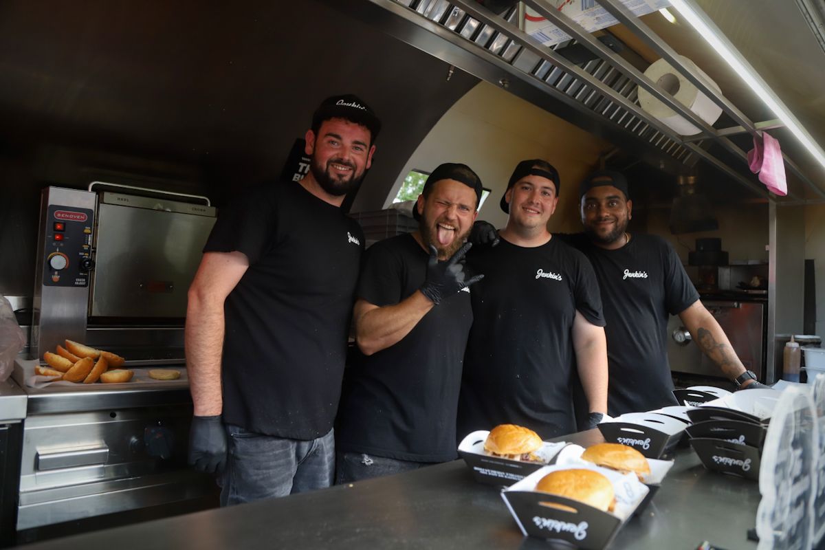 Los cordobeses llenan The Champions Burger