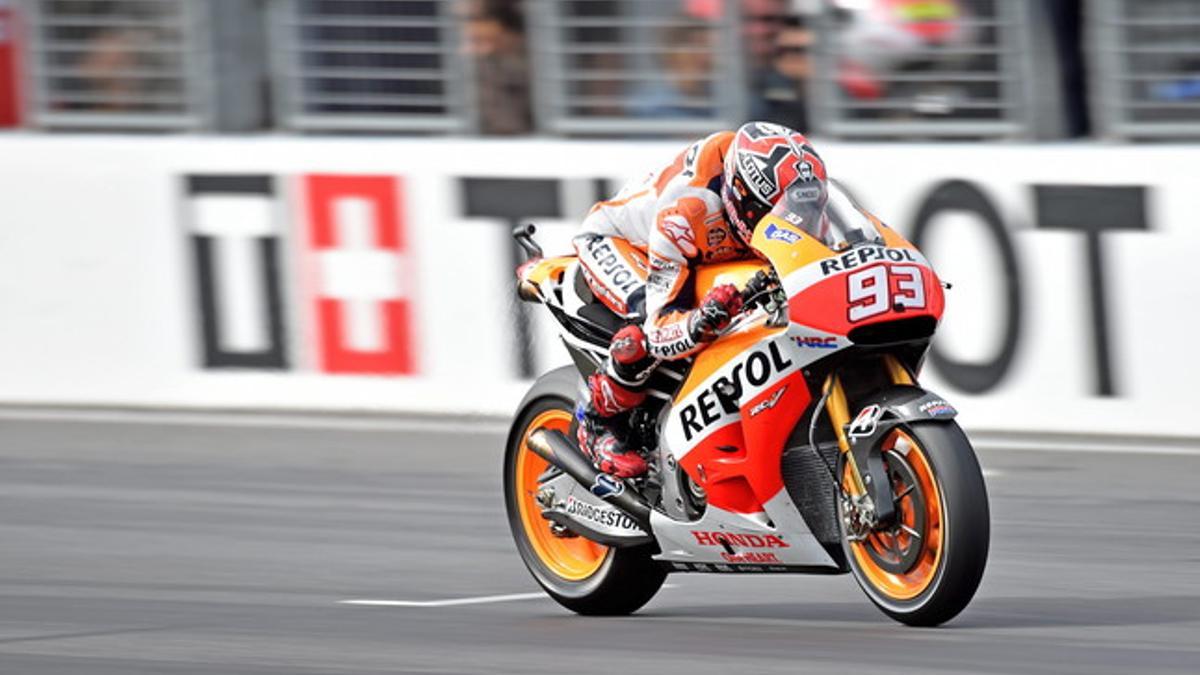 Marc Márquez en la primera vuelta del Gran Premio de motociclismo de Phillip Island.