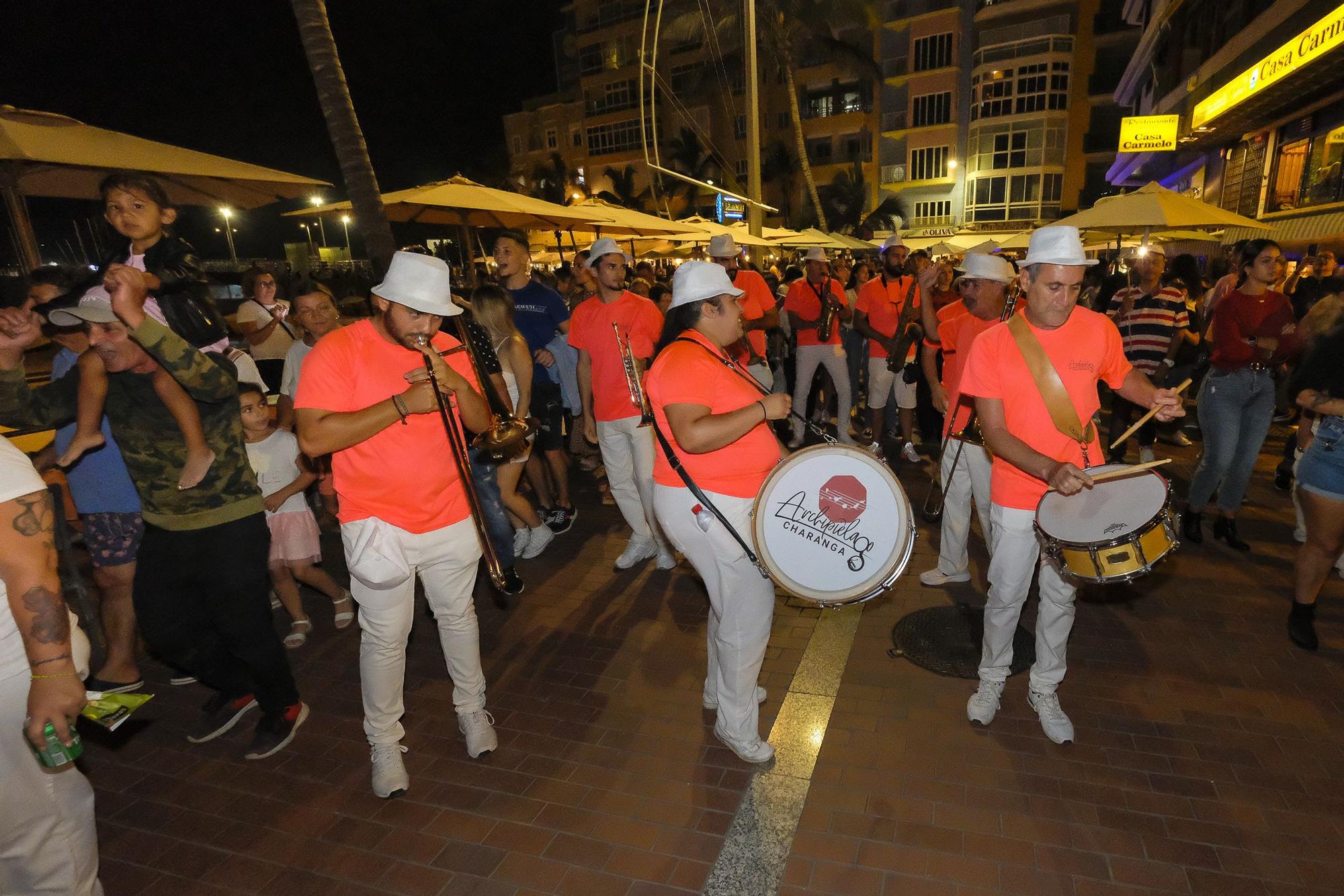 Chapuzón de La Naval en Las Canteras