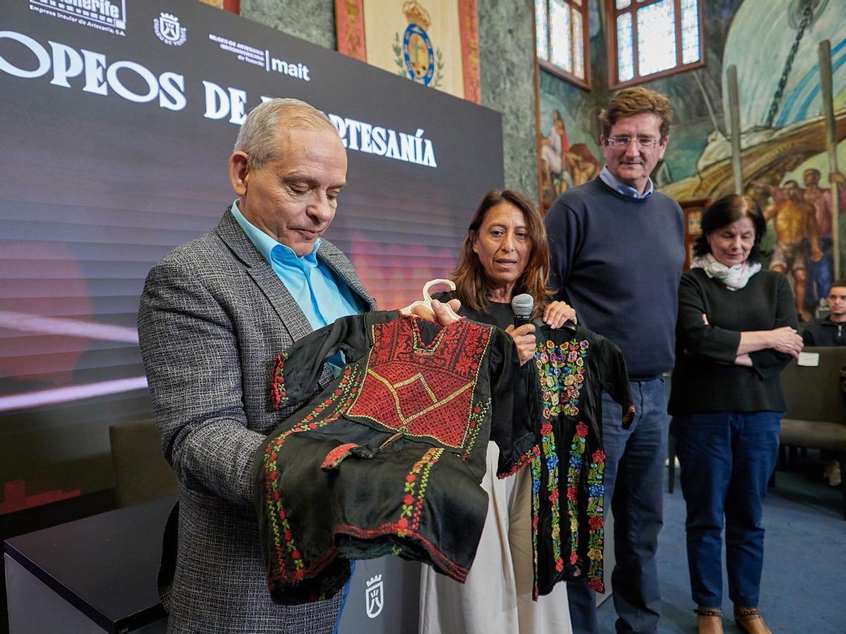 Donación de prendas palestinas