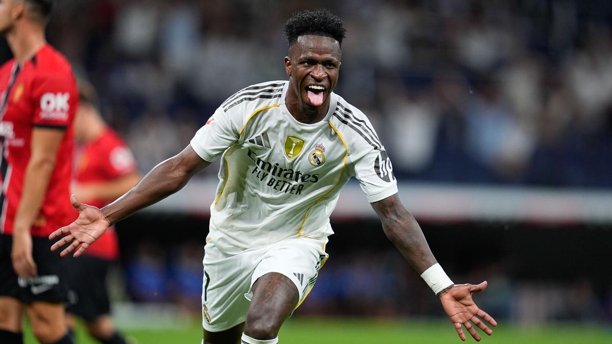 Vinicius celebra un gol con el Madrid