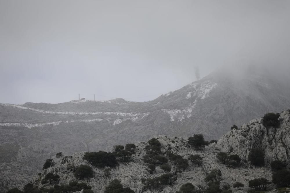 La nieve aparece de forma tímida en el Puig Major