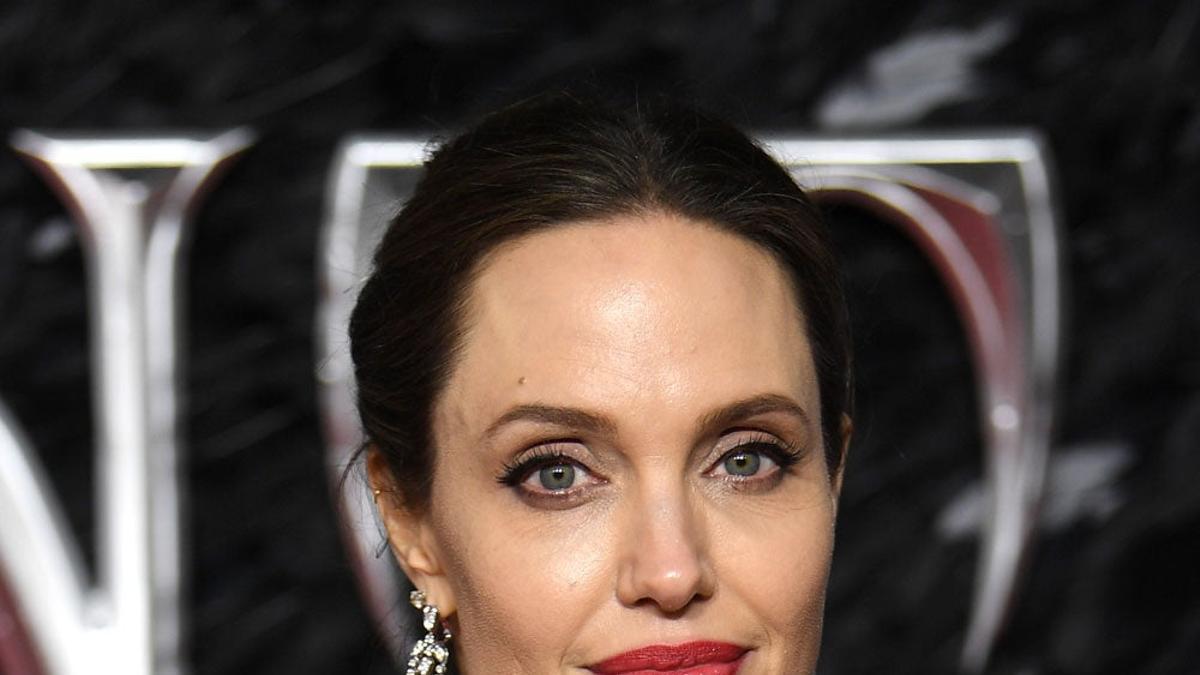 Angelina Jolie fue la princesa del cuento sobre la alfombra roja de Londres