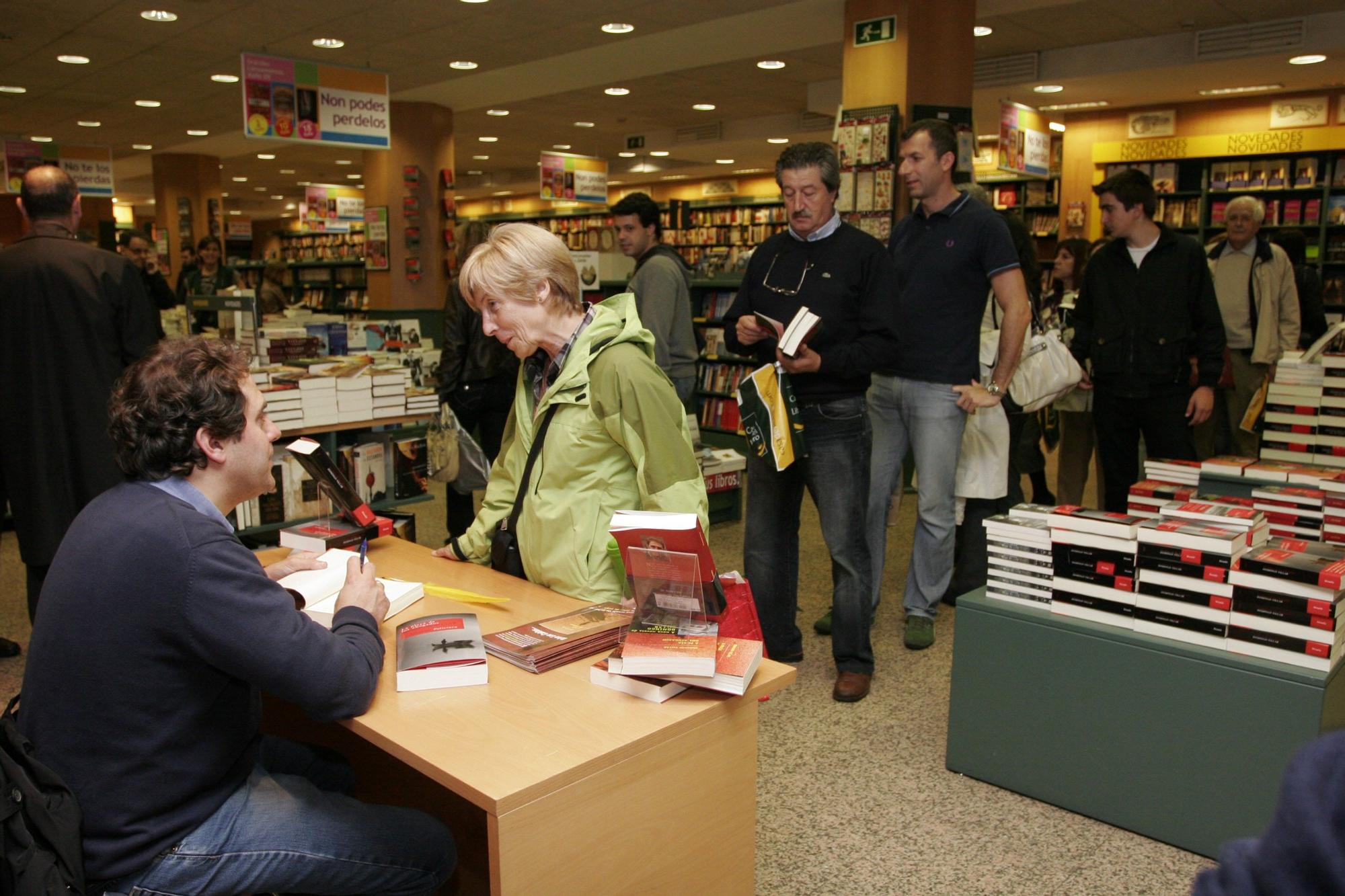 Adiós al escritor que catapultó a Vigo al 'best seller'