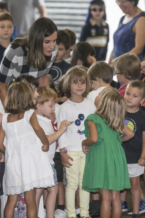 Visita de la Reina al colegio Baudilio Arce