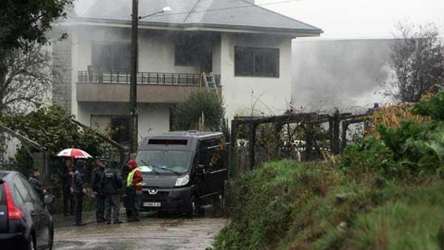 Dos muertos en el incendio de una casa unifamiliar en Lalín