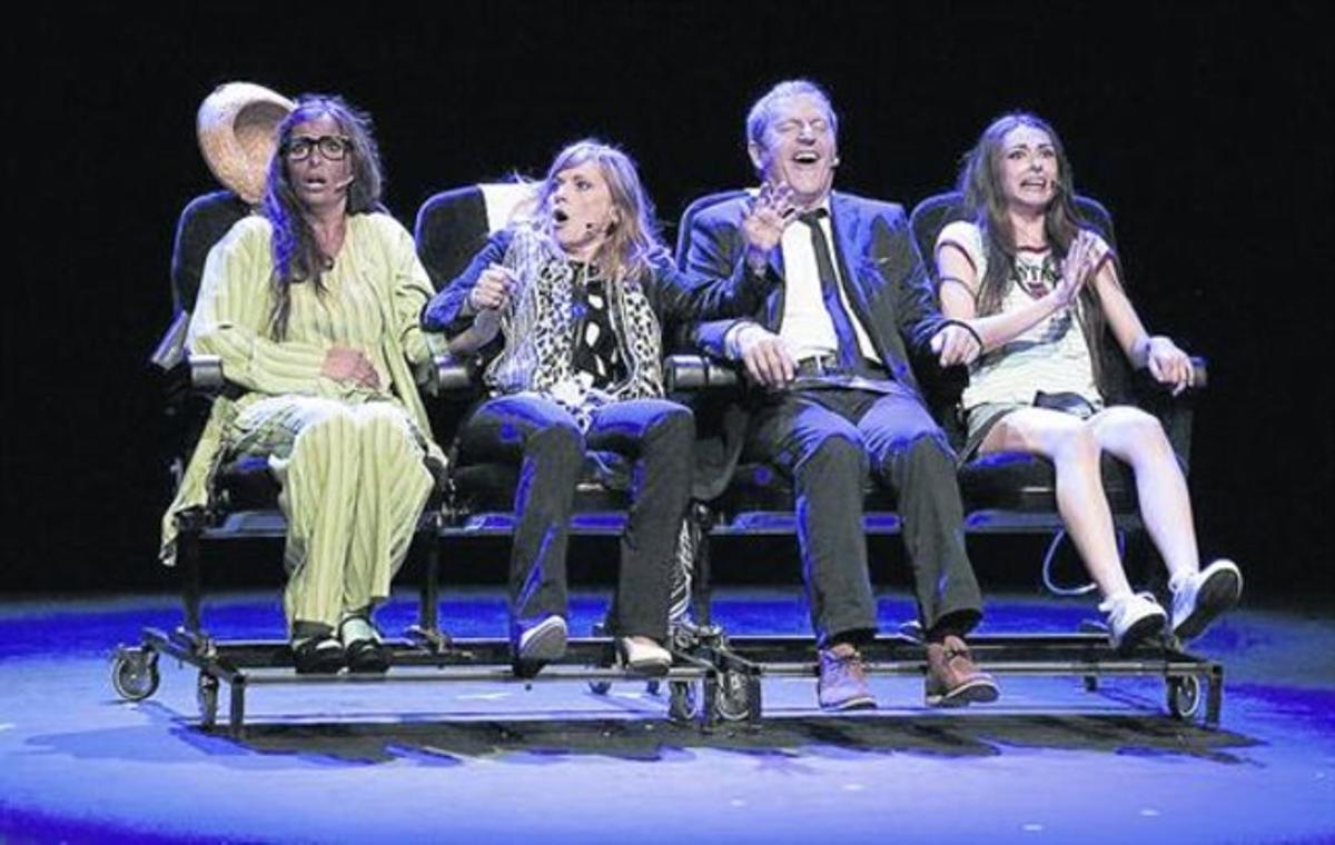 Embolics 8Mònica Pérez, Mone Teruel, Pep Munné i Alba Sáez, a ’Nues’. Embolics 8Mònica Pérez, Mone Teruel, Pep Munné i Alba Sáez, a ’Nues’.