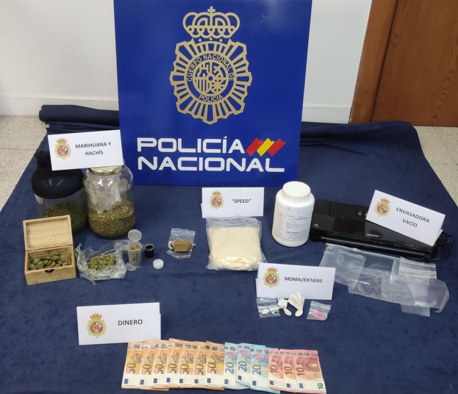 Material incautado durante la detención.