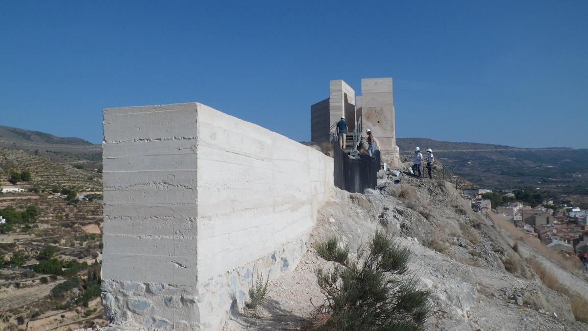 El Castillo de Xixona renace de sus ruinas