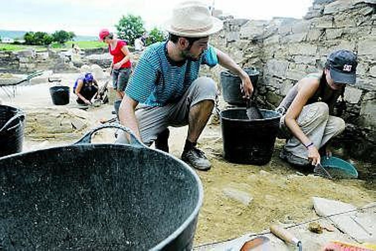 Las excavaciones han desenterrado la cocina de la «domus» con horno y lareira