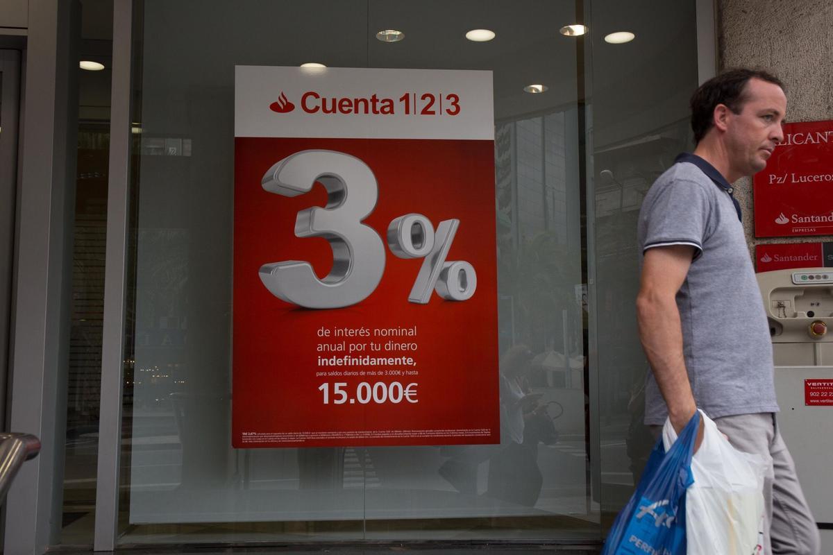 OFERTAS BANCARIAS. Economía, entidades financieras, bancos, banca, collage, depósitos, caída rentabilidad, Santander