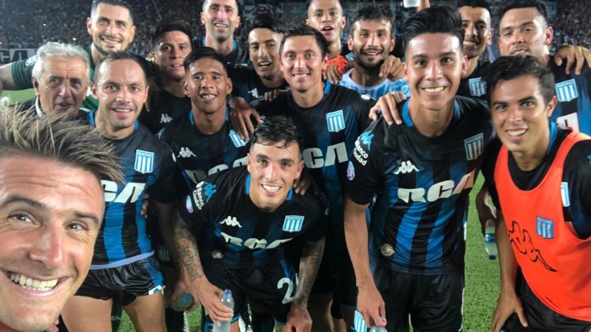 El selfi de la victoria de Racing da la vuelta al mundo