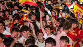 Más de 7.500 personas vivieron la final del Mundial en la Plaza de Cervantes de Alcalá: búscate en las fotos