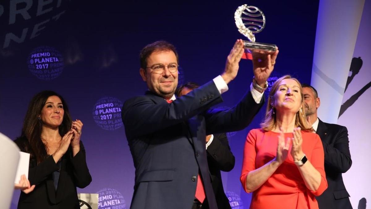 Javier Sierra gana el Premio Planeta.