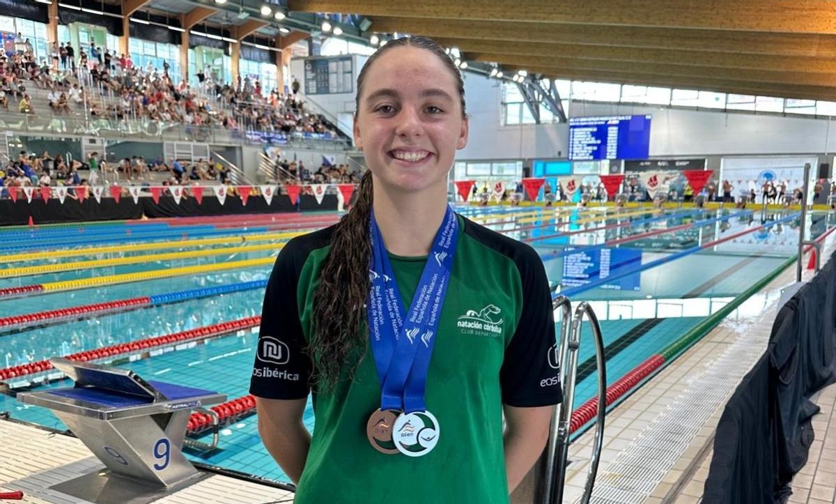 Helena Castillo, doble medallista en el Nacional júnior.