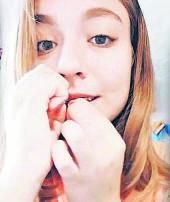 Una adolescente se coloca unos brackets falsos. | TikTok | 