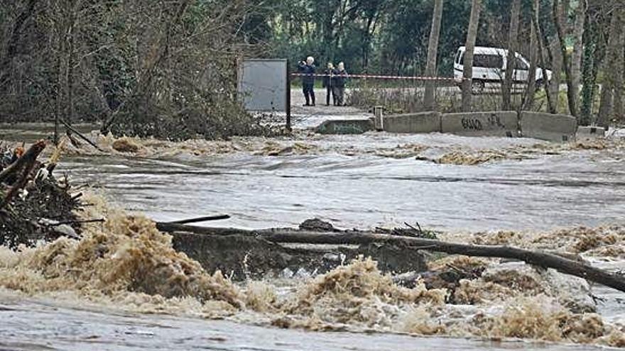 El Ter al seu pas per Bescanó després del temporal.