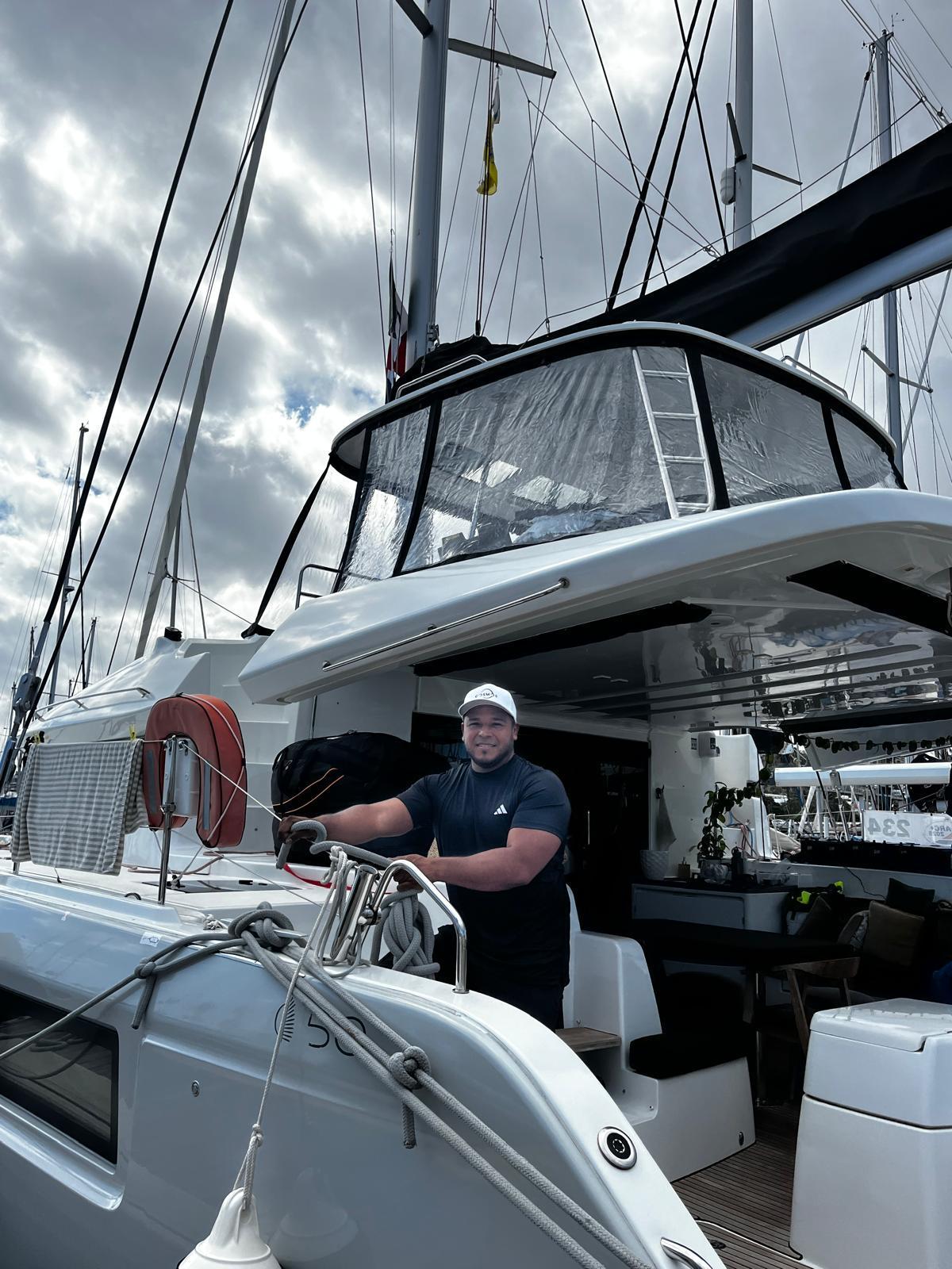 Leonardo Espíritu, capitán del barco 'Cosmos', participante de la regata ARC+ del Puerto de Las Palmas.