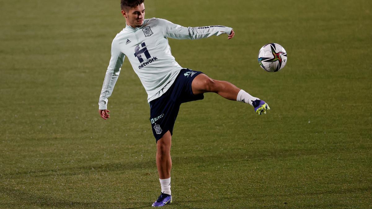 Brahim, durante el entrenamiento de la selección absoluta.