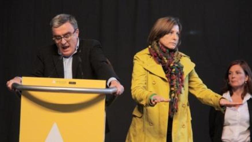 La presidenta de l&#039;ANC, Carme Forcadell, demana silenci durant la intervenció d&#039;Àngel Ros.