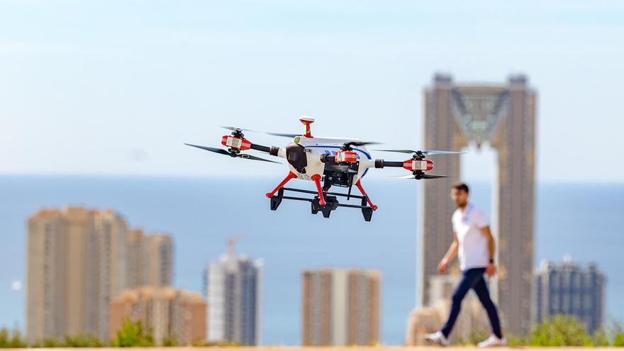 Benidorm y Alcoy estrenarán las primeras rutas comerciales de drones