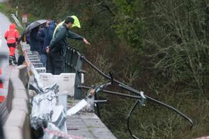 Reactiven la recerca al riu Lérez per una novena passatgera de l’autobús accidentat