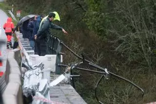 Rescatada una séptima e inesperada víctima a 500 metros del bus que se precipitó al Lérez