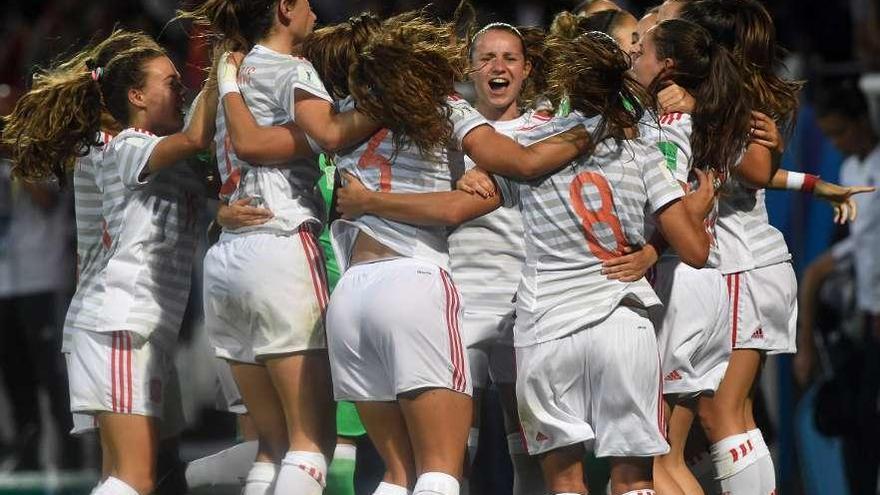 Las jugadoras españolas celebran su pase a la final del Mundial sub-20.