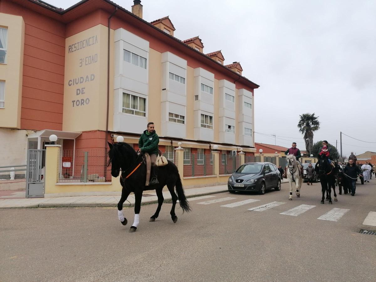 GALERÍA | San Antón procesiona por primera vez en Toro