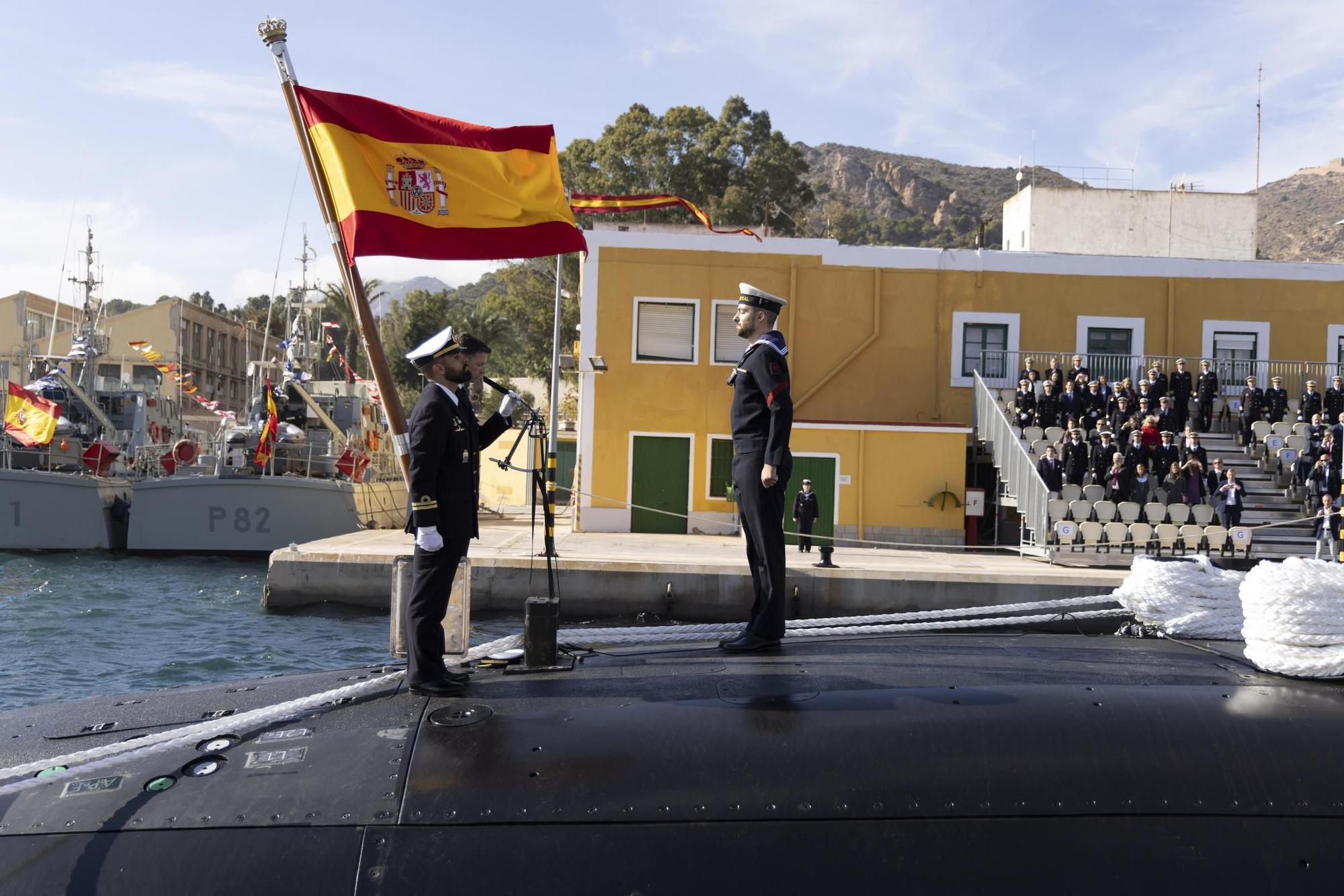 FOTOS: La Armada recibe el submarino S-81 de manos de Navantia