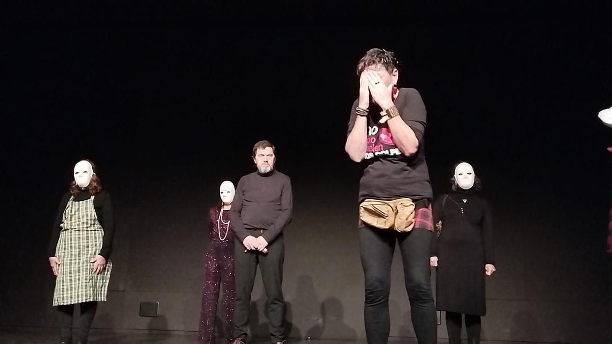 Representación teatral de "El bucle" en Piloña