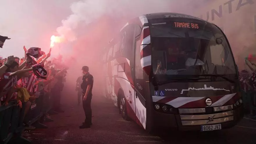VÍDEO | Así ha sido el recibimiento de la afición al Zamora CF en el Ruta