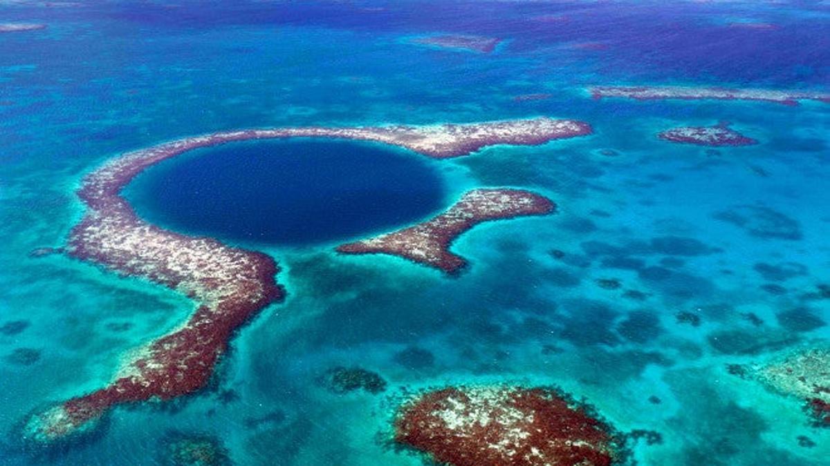 El fascinante abismo del gran agujero azul