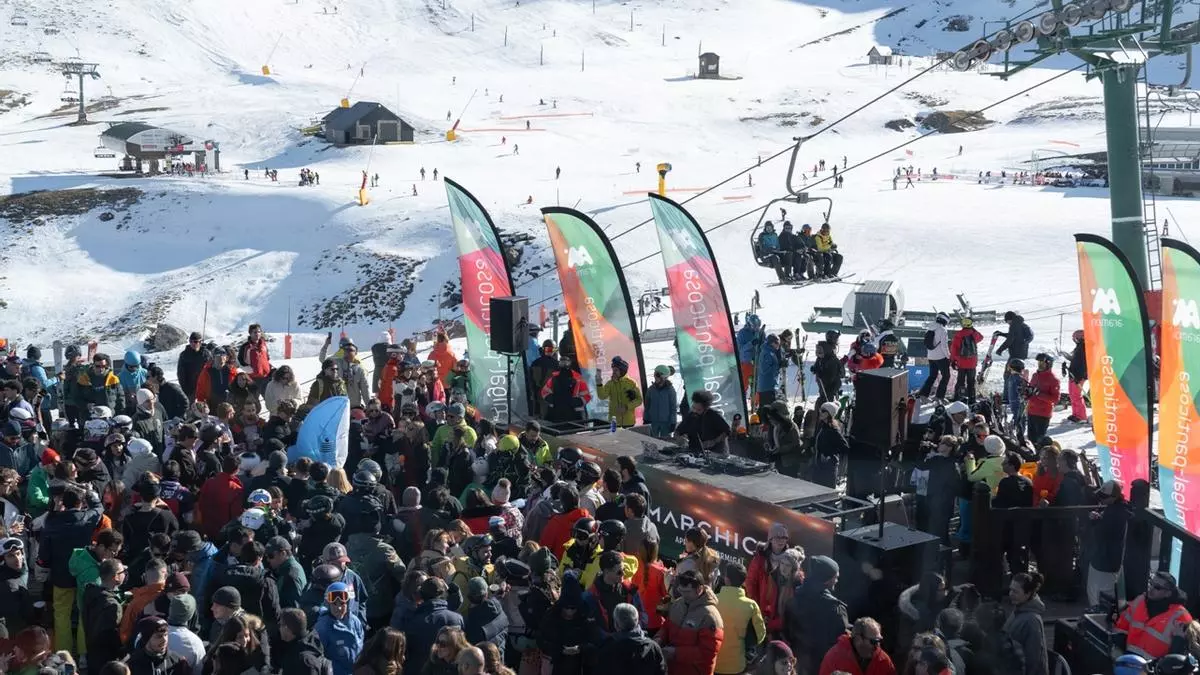 Las estaciones de Aramón cerraron el 2024 por todo lo alto: campanadas internacionales, fiesta y buen tiempo
