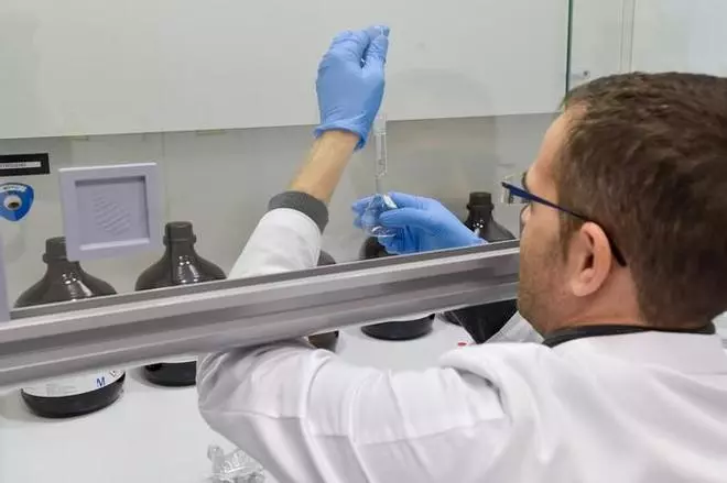 La secretaria de Estado de Comercio, Xiana Méndez, inaugura en Arinaga las instalaciones de Nektium