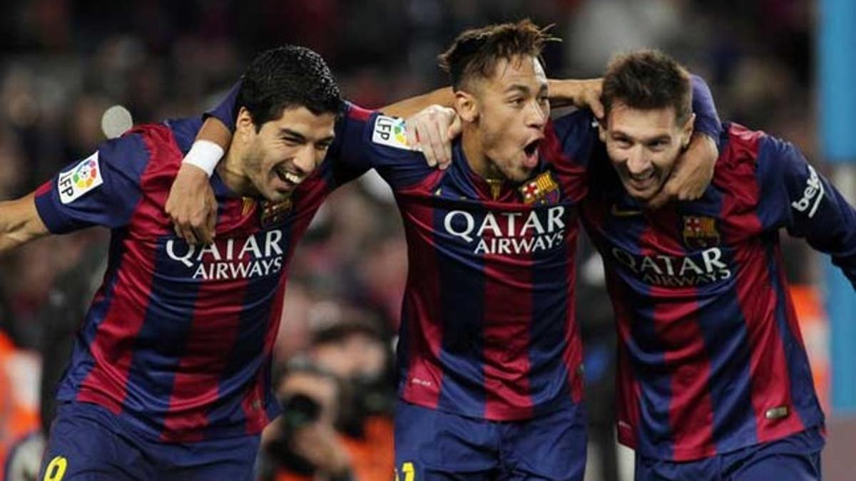 Luis Suárez, Neymar y Messi celebran un gol del Barça
