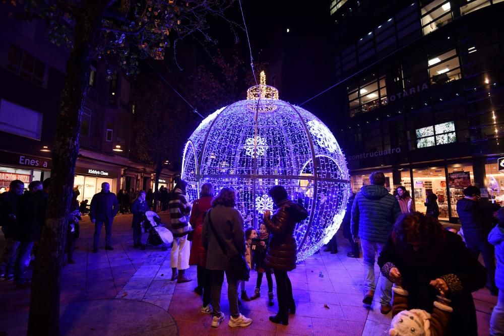 Navidad en Pontevedra 2019 | El arcoíris que aparece cada noche en la Boa Vila