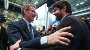 El líder del PP, Alberto Núñez Feijóo, y el presidente de Murcia, Fernando López Miras.