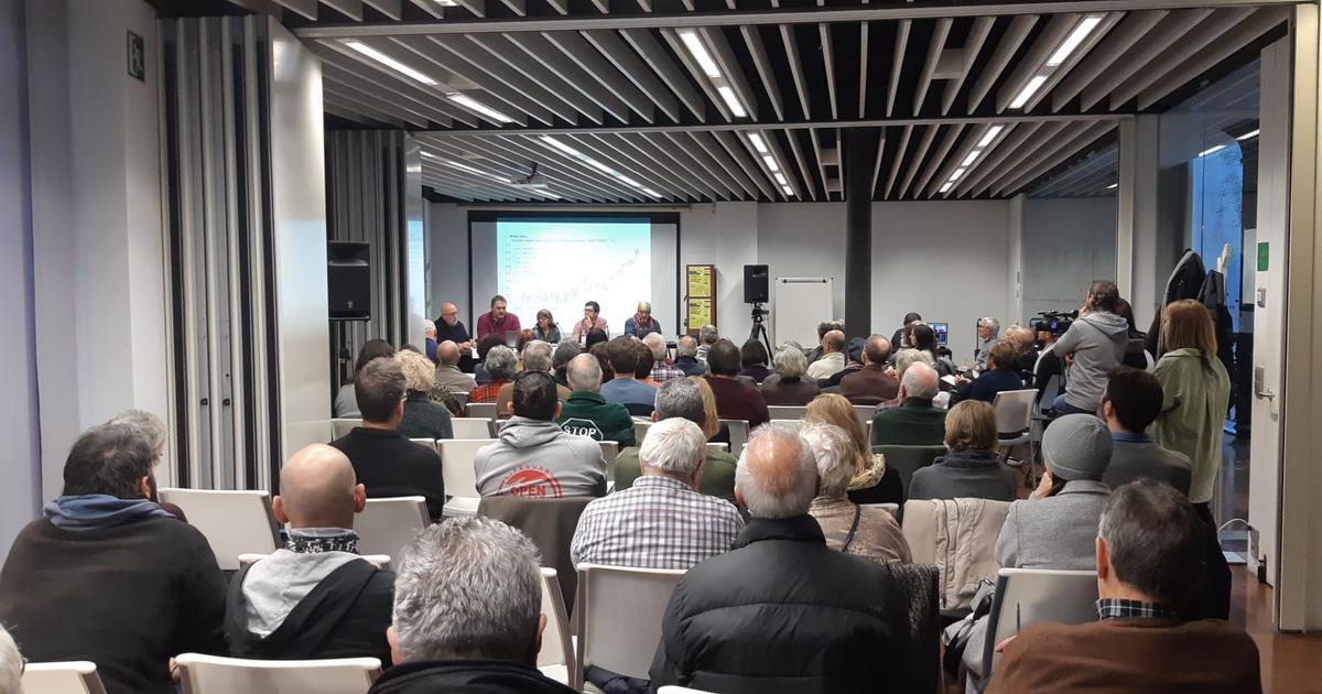 Vista del salón, en un momento del foro ciudadano.