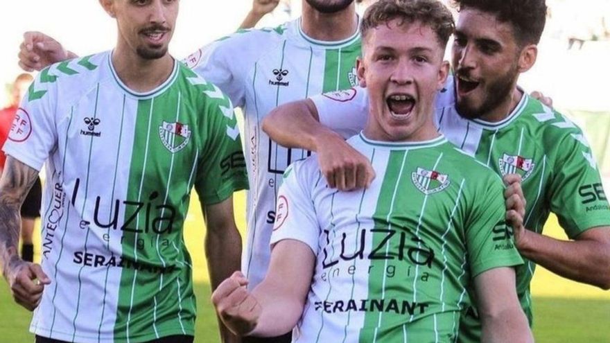 El joven Isra le otorga al Antequera CF tres nuevos puntos en la 2ª RFEF