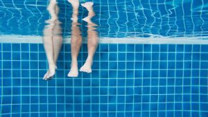 Mor una nena de quatre anys que va patir un ofegament en una piscina de Terrassa