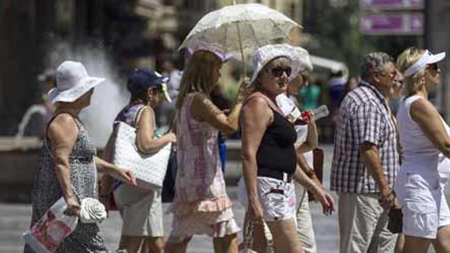 La Generalitat decreta la alerta sanitaria ante el riesgo de superar hoy los 43 grados