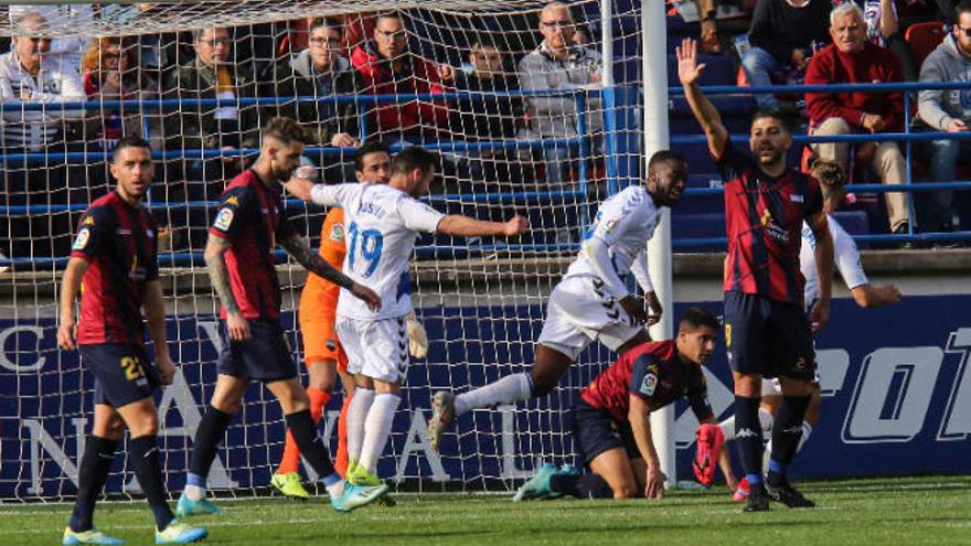 Shaq Moore abrió el camino de los goles en el triunfo del pasado sábado ante el Extremadura.