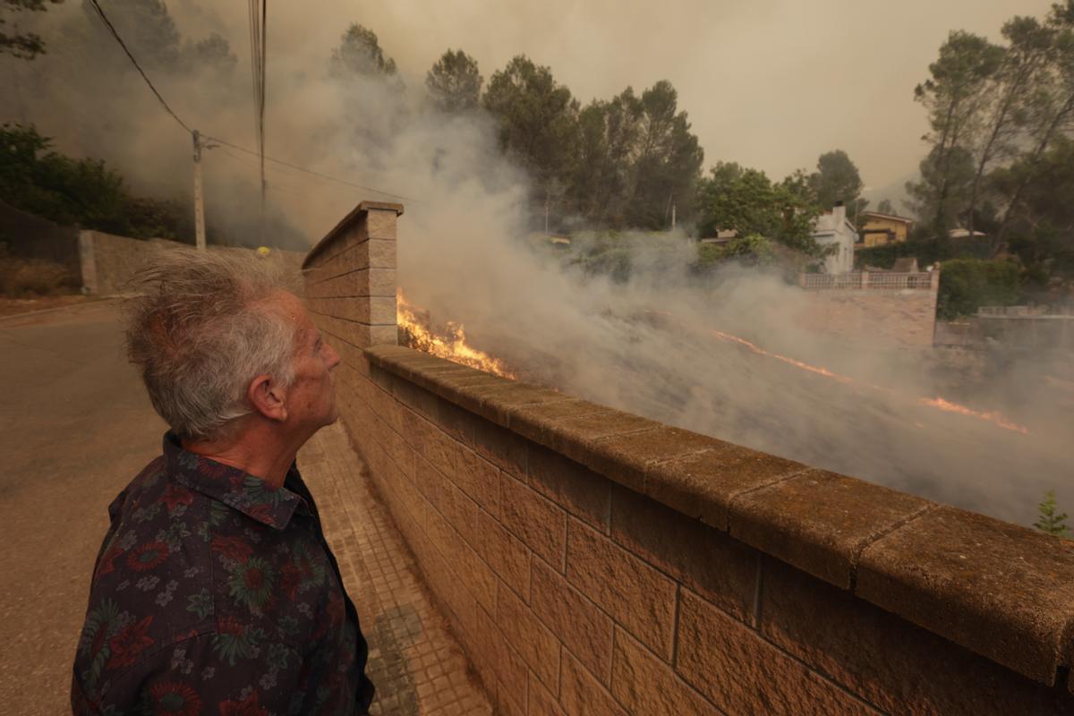 El incendio en El Pont de Vilomara, en imágenes