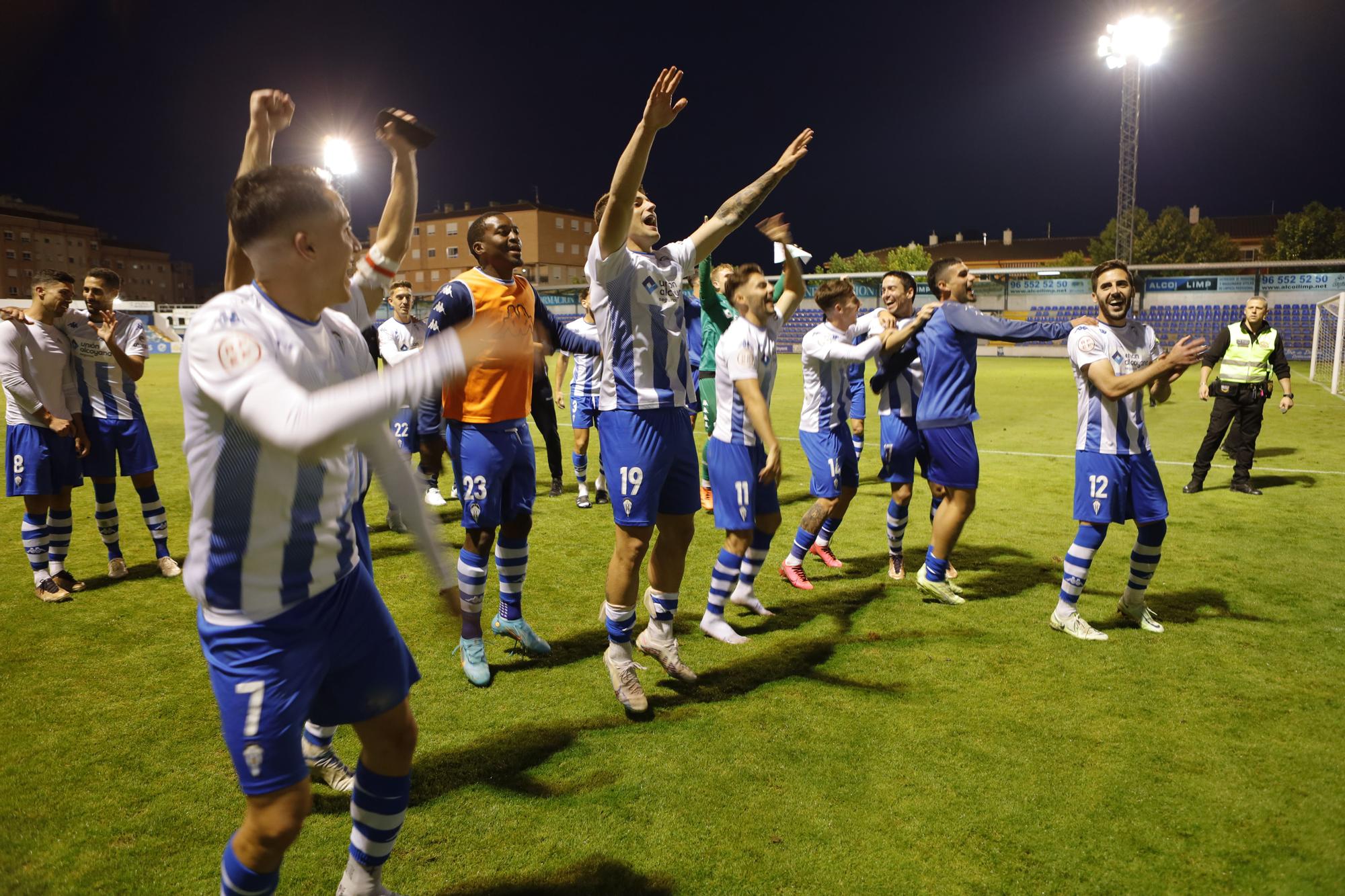 El Alcoyano se salva pese a su derrota con el Murcia