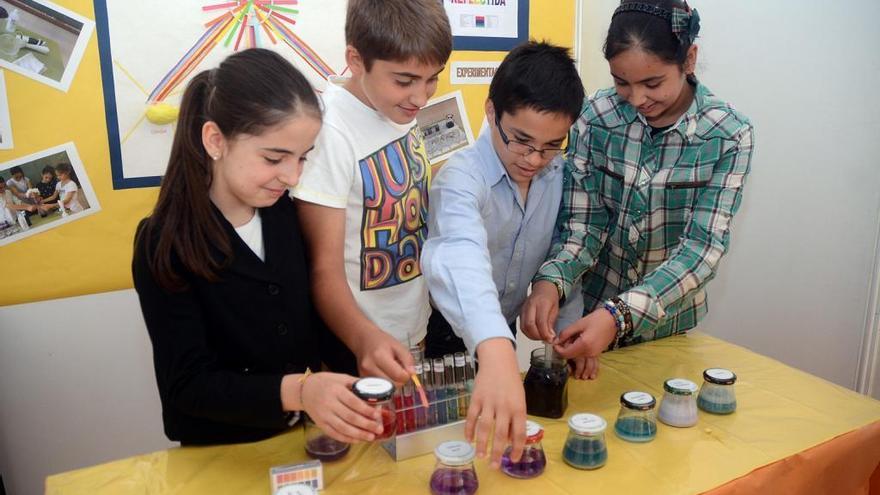 Escolares participantes en una anterior edición de Pontenciencia