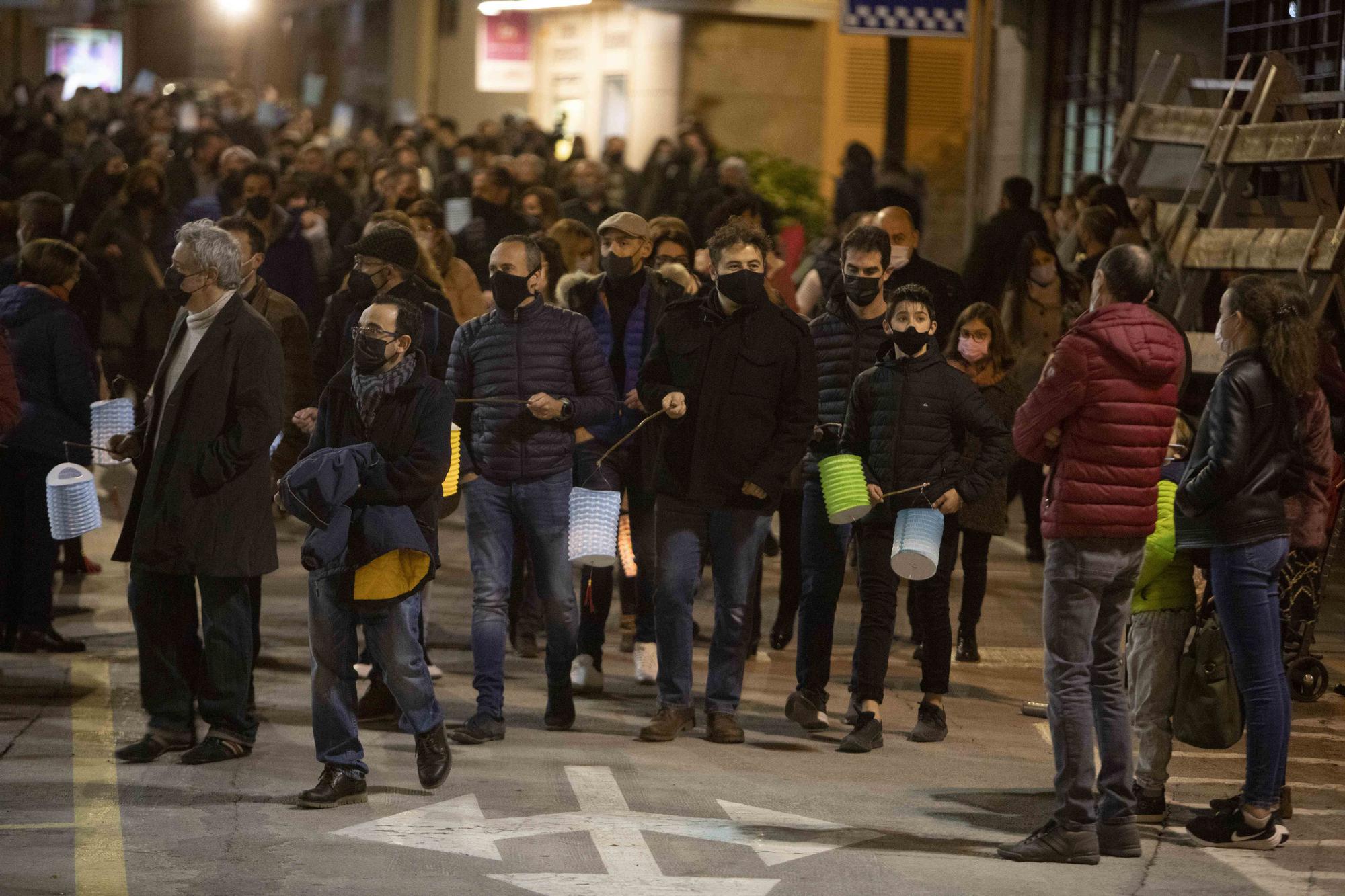 Ontinyent se vuelca en la "retreta" y el desfile de "Gegants i Cabets" por las fiestas de la Purísima