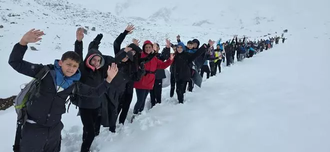 EN IMÁGENES: Aventura en la nieve de los alumnos del IES Río Nora de Pola de Siero