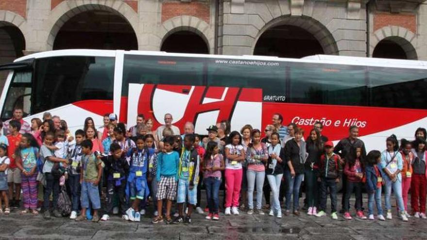 Niños saharauis a punto de volver a su tierra natal.